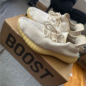 Yeezy Boost 350 V2